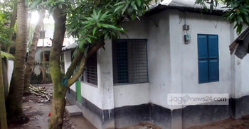 ঝিনাইদহে আতঙ্কে মেস মালিকরা 