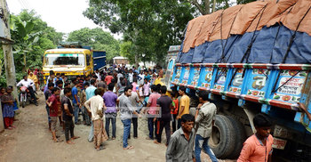 ঝিনাইদহ-চুয়াডাঙ্গা মহাসড়ক অবরোধ 