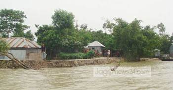কমেছে বন্যার পানি বেড়েছে দুর্ভোগ