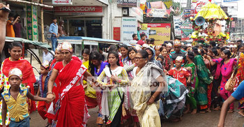 গুলশান ট্রাজেডির ছাপ পড়েছে নরসিংদীর রথযাত্রায়