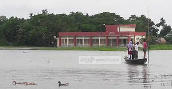 চরম হতাশায় দিন কাটছে নেত্রকোনার বানভাসিদের