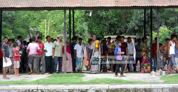 নীলফামারীতে হিজড়া-পুলিশ সংঘর্ষ