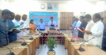 ডোমারে নবনির্বাচিত চেয়ারম্যানদের শপথ গ্রহণ