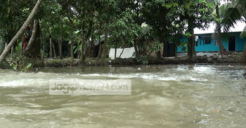 নোয়াখালীতে জোয়ারের পানিতে শত শত গ্রাম প্লাবিত