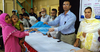 ওরাই ওদের মুখে হাসি ফুটালো