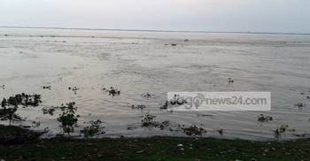 রাজশাহীতে পদ্মার পানি বিপদসীমা ছুঁইছুঁই