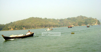 আশঙ্কাজনক হারে কমে যাচ্ছে কাপ্তাই হ্রদের মাছ উৎপাদন