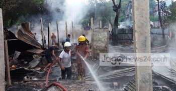 কাপ্তাইয়ে আগুনে পুড়ে ২৬ দোকান ভস্মীভূত