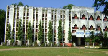 ডিগ্রির শিক্ষক দিয়েই চলছে স্নাতকের ক্লাস