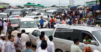 শিমুলিয়ায় ঘরে ফেরা মানুষের ঢল