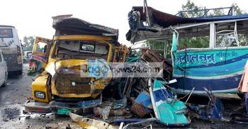 মির্জাপুরে বাস-ট্রাকের মুখোমুখি সংঘর্ষে নিহত ৫