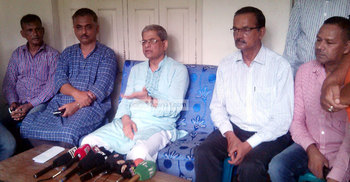 সরকার সবার আগে সংবাদমাধ্যকে নিয়ন্ত্রণে নিয়েছে : ফখরুল