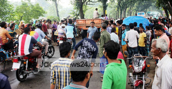 ঠাকুরগাঁওয়ে ট্রাকের ধাক্কায় যুবক নিহত