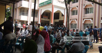 কাউন্সিলরের হাতে কর্মচারী লাঞ্ছিতের প্রতিবাদে ধর্মঘট