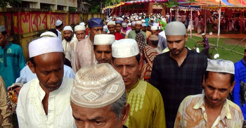 পৌর ঈদগাহ ময়দানে ঈদের নামাজ পরবেন মাশরাফি