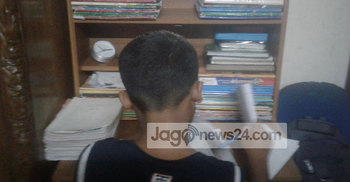 পিইসি বহাল : শিশুদের আনন্দ মাটি ক্ষুব্ধ অভিভাবকরাও 