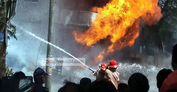 মঠবাড়িয়ায় তেলের দোকানে আগুন