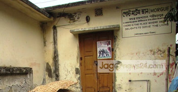 পল্লী বিদ্যুতের খুঁটি উঠাতে গিয়ে শ্রমিকের মৃত্যু