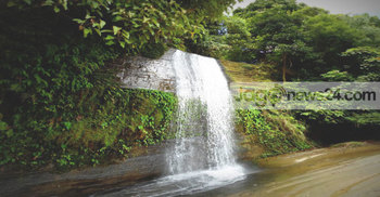 পাহাড়, ঝর্ণা আর মেঘেদের রাজ্য খাগড়াছড়ি