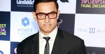 Aamir goes nerdy for Delhi night out