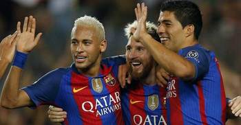 Messi scores hat trick, passes Ronaldo 