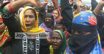 সুন্দরবনে আগুন : আটক মেম্বারের মুক্তির দাবিতে থানা ঘেরাও