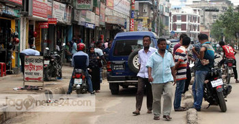 ‘ফুটপাত ও রাস্তার মালিক তারা’