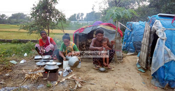 শিক্ষার আলো থেকে বঞ্চিত সাতবর্গ বেদে পল্লী