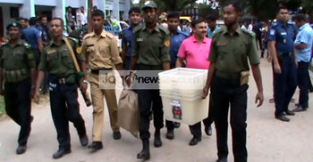 ব্রাহ্মণবাড়িয়ায় কেন্দ্রে কেন্দ্রে পৌঁছেছে নির্বাচনী সরঞ্জাম