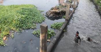 Youth sacrifices life for rescuing 2