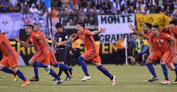 Chile beat Argentina 4-2 on penalties