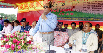 মুস্তাফিজকে আমরাই জাতীয় বীর বানিয়েছি