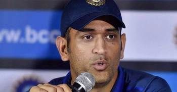 MS Dhoni considered for removing from captaincy!