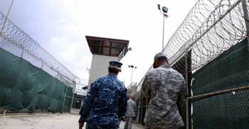 Guantanamo Bay: US in largest detainee transfer under Obama