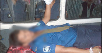 নিজের হাতে গুলি করলেন কনস্টেবল