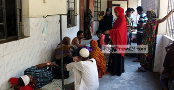 হরিশংকরপুরে আ.লীগ প্রার্থীর গাড়িতে হামলা : আহত ৭