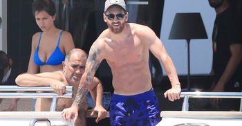 Messi enjoys family holiday in Ibiza 