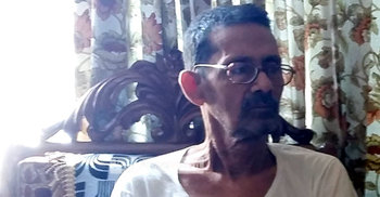 কুষ্টিয়ার সেই পণ্ডিত স্যারকে বাঁচাতে ছাত্রদের আকুতি 