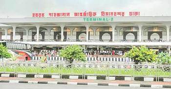 Man held with 8 gold bars at Shahjalal Airport