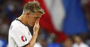 Schweinsteiger retires from Germany duty 