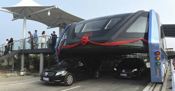 China unveils giant elevated bus to reduce traffic jam