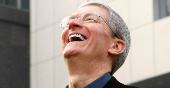 Apple CEO sees iPhone in 350-year-old painting!