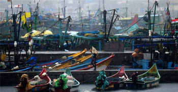 Tropical Cyclone Roanu puts Bangladesh in its sights