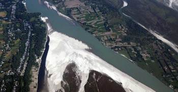 China blocks river, sets off alarm bells in India 