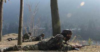 Indian, Pakistani troops exchange fire in Kashmir 
