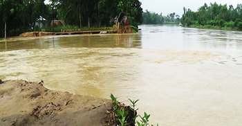 ধুনটে নিয়ন্ত্রণ বাঁধ ভেঙে বন্যার আশঙ্কা