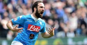 Juventus sign Higuain from Napoli