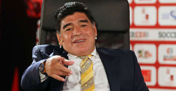 Maradona states he would coach Argentina for no pay  