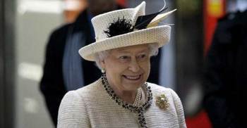 Queen seeking housekeeper for Buckingham palace! 