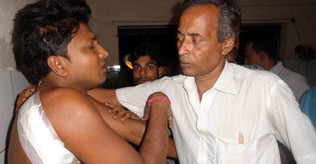 রাজবাড়ীতে সংখ্যালঘু প্রার্থীকে কুপিয়েছে দুর্বৃত্তরা